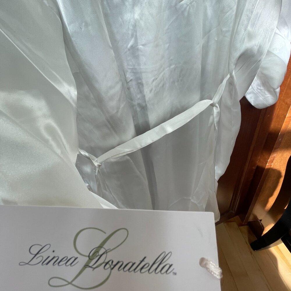 NWT  Bride Robe - Picture 11 of 16